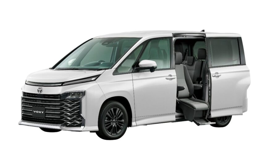 イメージ：ヴォクシー サイドリフトアップチルトシート装着車